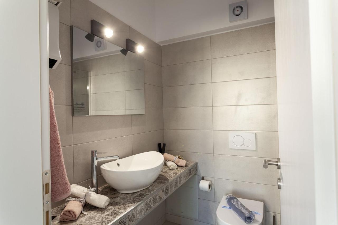 Fedias Luxury Flat Psyrri Square Apartamento Atenas Exterior foto